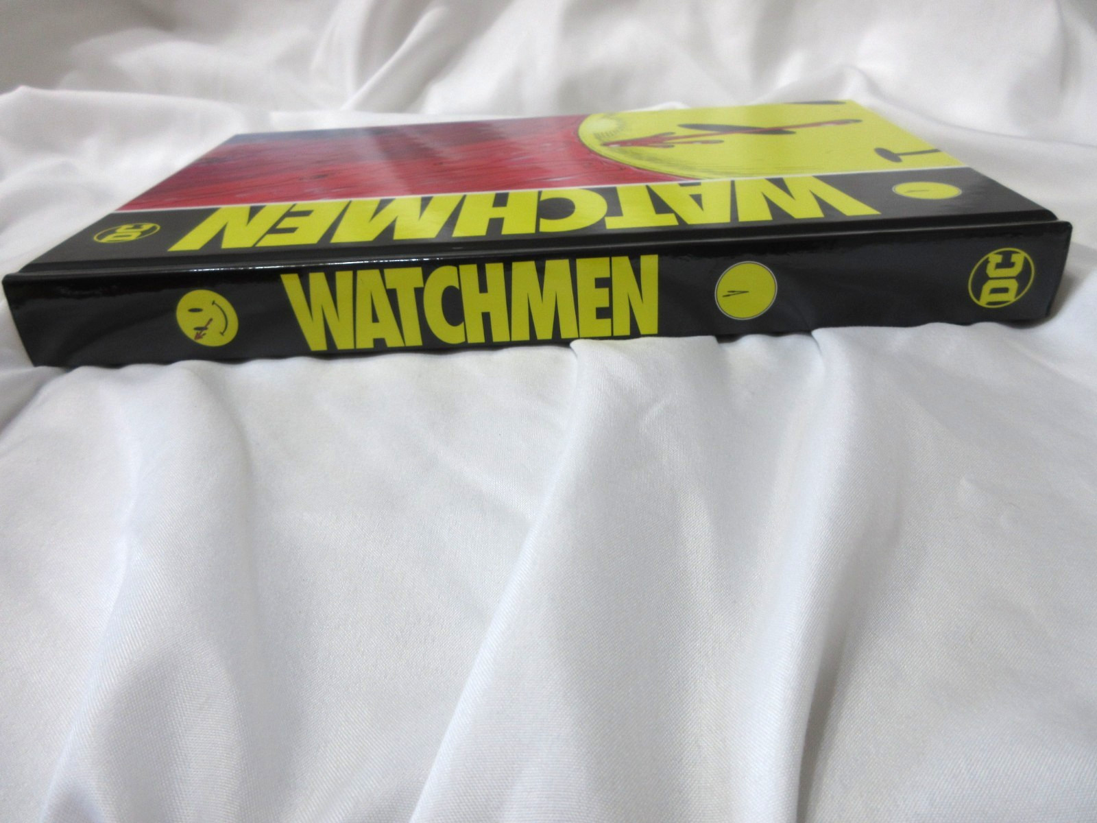 Watchmen The Deluxe Edition by Moore/Gibbons,HC, DJ, Like New
