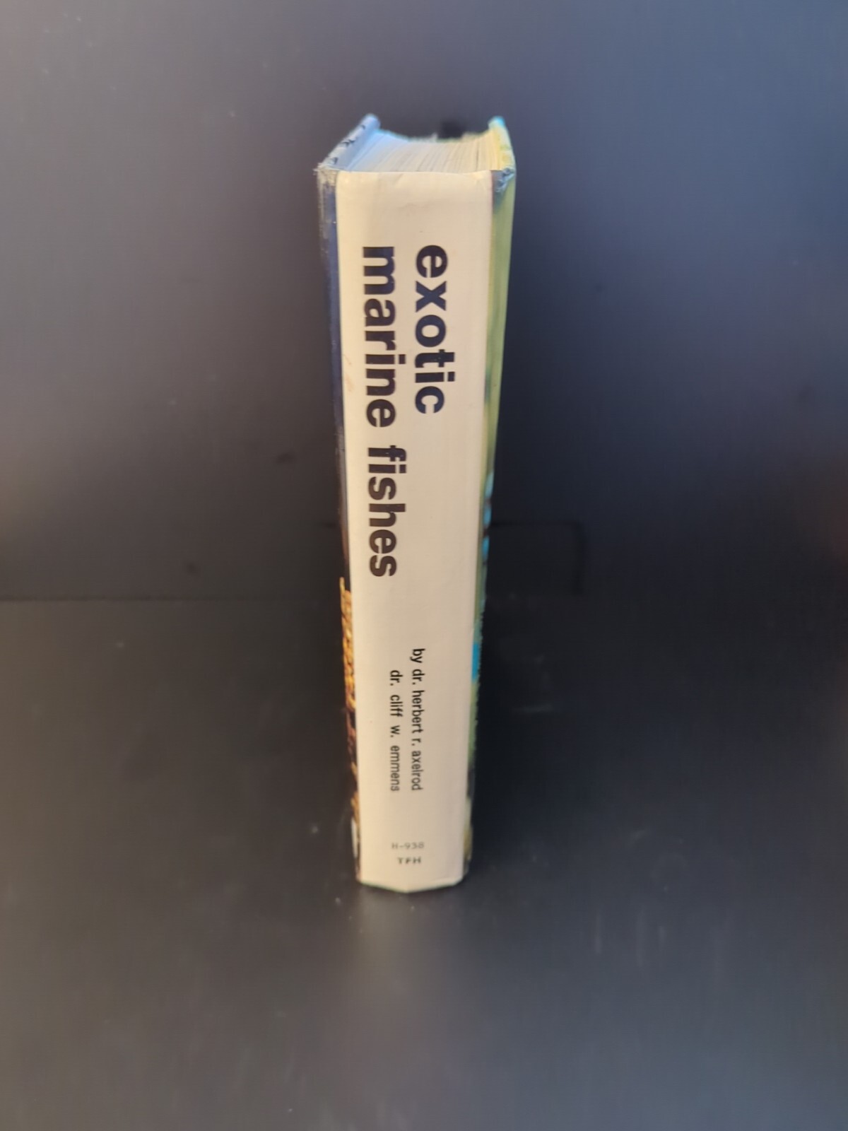 EXOTIC MARINE FISHES by AXELROD & EMMENS 1988. hardbound, 608 pages