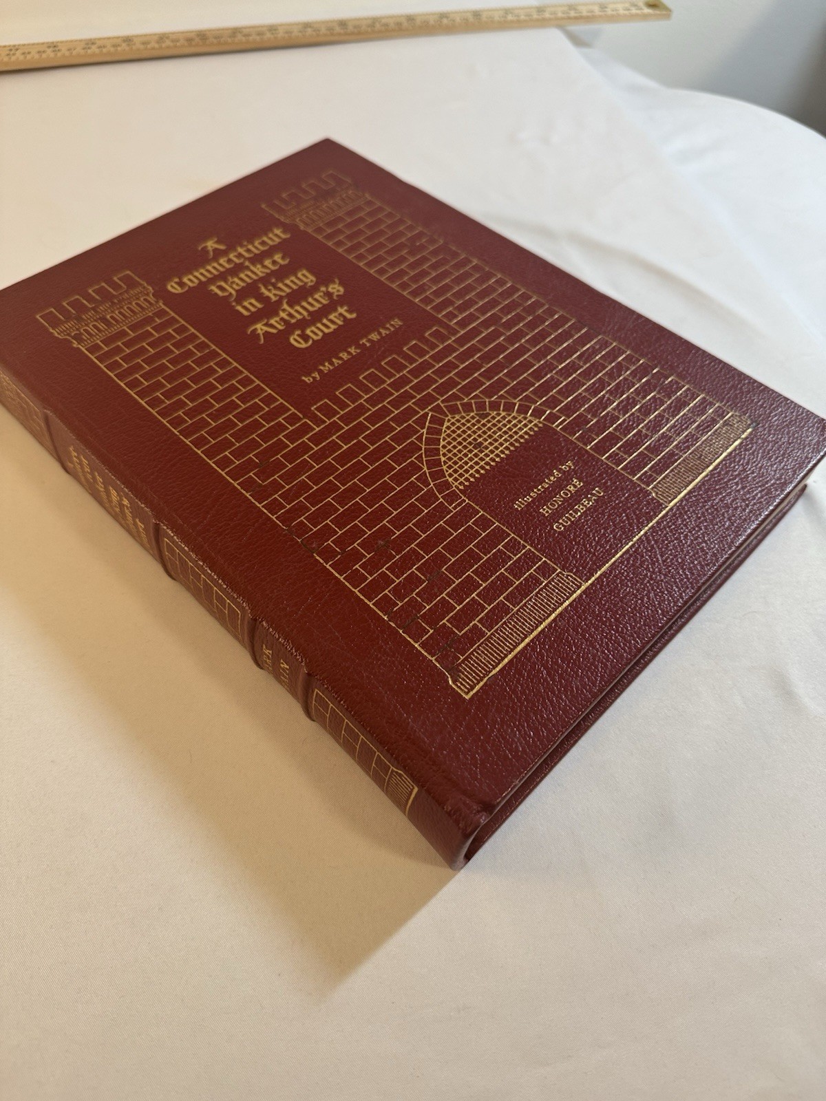 Vintage Easton Press A Connecticut Yankee King Arthur Court Leather Illustrated